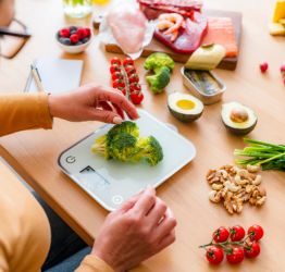 Weighing food