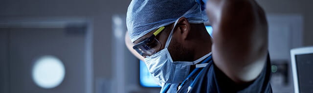 "When to See a Colorectal Surgeon" article image. Image of surgeon.