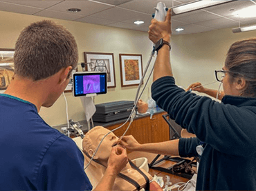 Fiberoptic intubation on procedural trainer