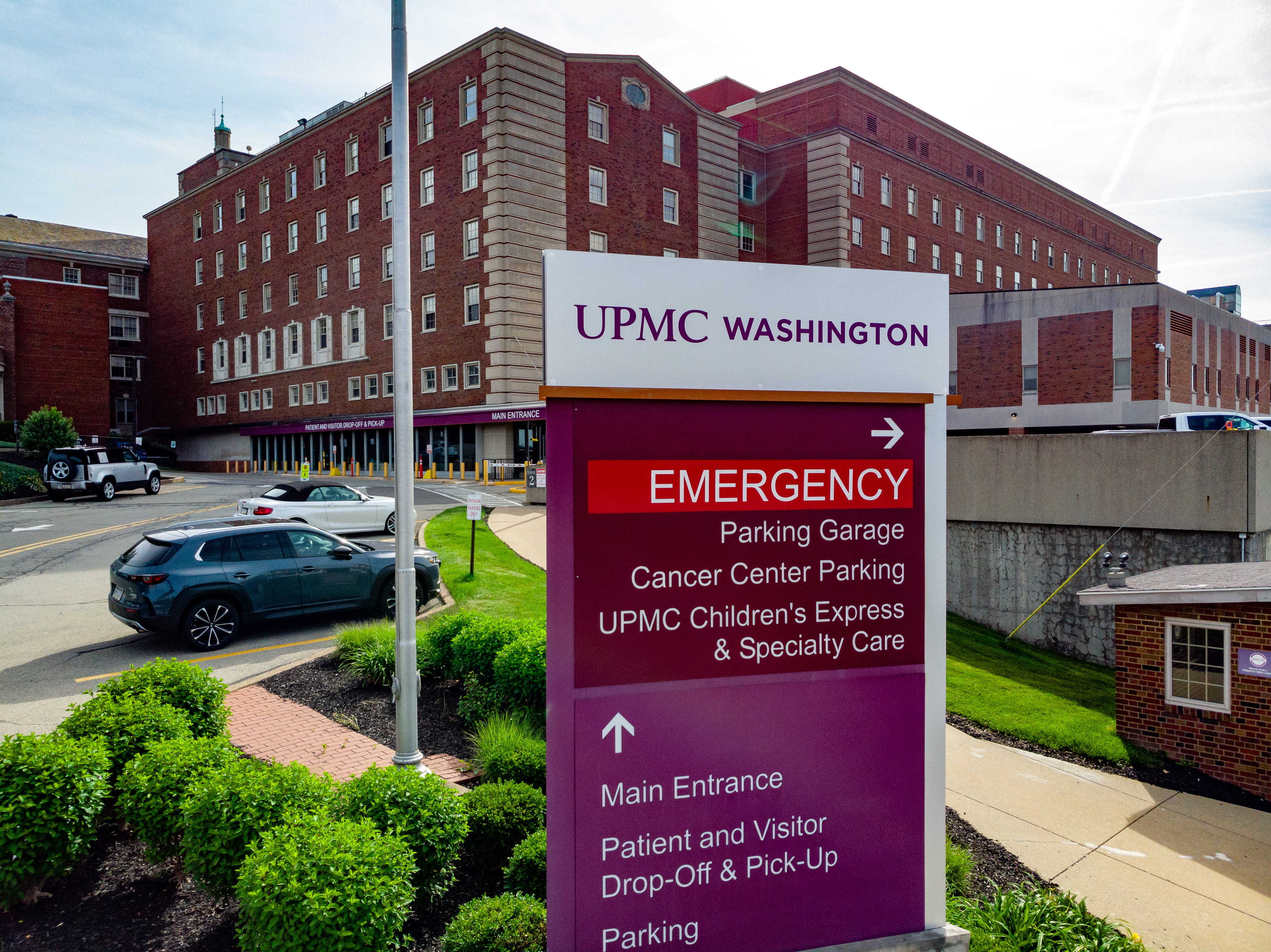 UPMC Washington Signage