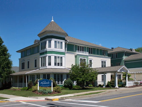 The Laurels exterior | UPMC Senior Communities