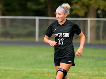 Lydia's soccer and track involvement were put on hold due to an ACL injury. Learn how the team at UPMC helped her return to the field for the next season.